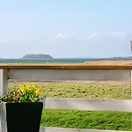 Secluded Retreat By Water - By Traum Casa vacanze