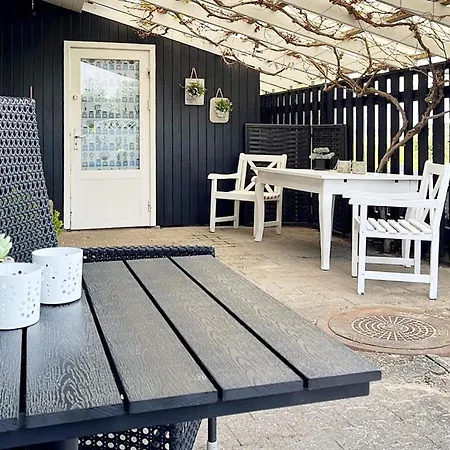 Semesterbostad Secluded Retreat By Water - By Traum