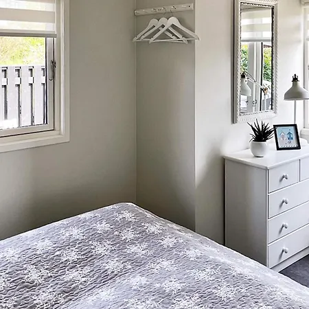 Secluded Retreat By Water - By Traum Bøjden